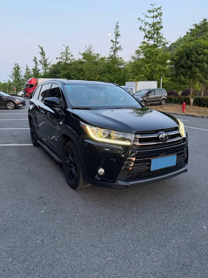 2020 Toyota Highlander 2.0T 220HP L4 6AT,autocango,china used car exporter,china ev exporter,chinese used car exporter,chinese used ev exporter