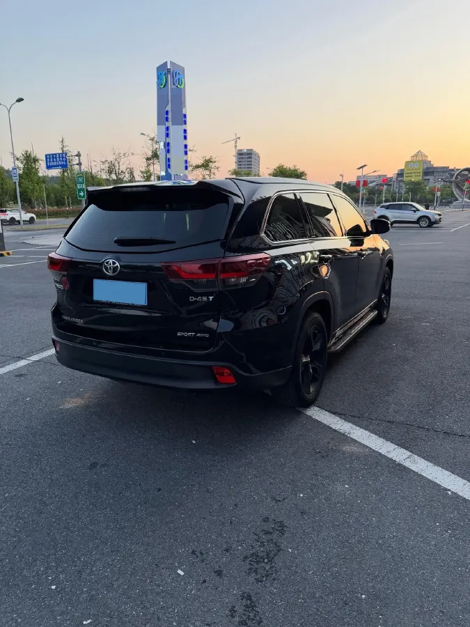 2020 Toyota Highlander 2.0T 220HP L4 6AT,autocango,china used car exporter,china ev exporter,chinese used car exporter,chinese used ev exporter