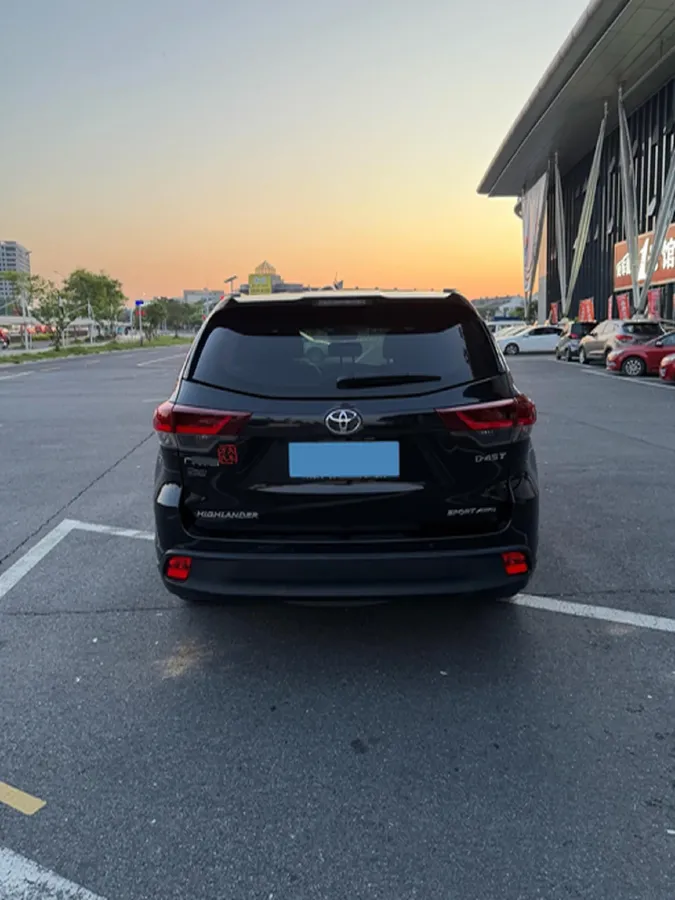 2020 Toyota Highlander 2.0T 220HP L4 6AT,autocango,china used car exporter,china ev exporter,chinese used car exporter,chinese used ev exporter