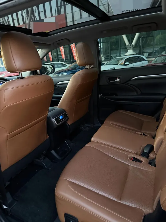 2020 Toyota Highlander 2.0T 220HP L4 6AT,autocango,china used car exporter,china ev exporter,chinese used car exporter,chinese used ev exporter