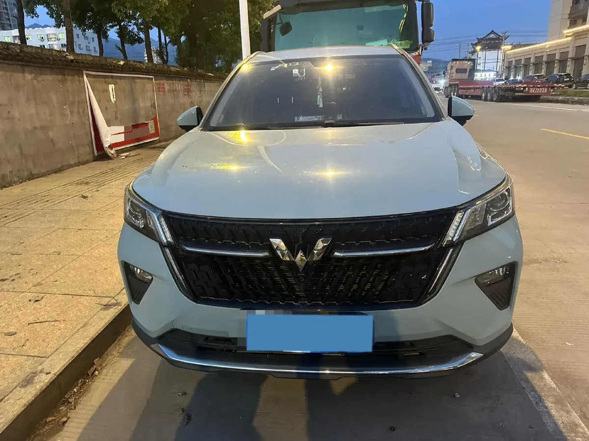 2021 WuLing XingChen 1.5T 147HP L4 6MT,autocango,china used car exporter,china ev exporter,chinese used car exporter,chinese used ev exporter
