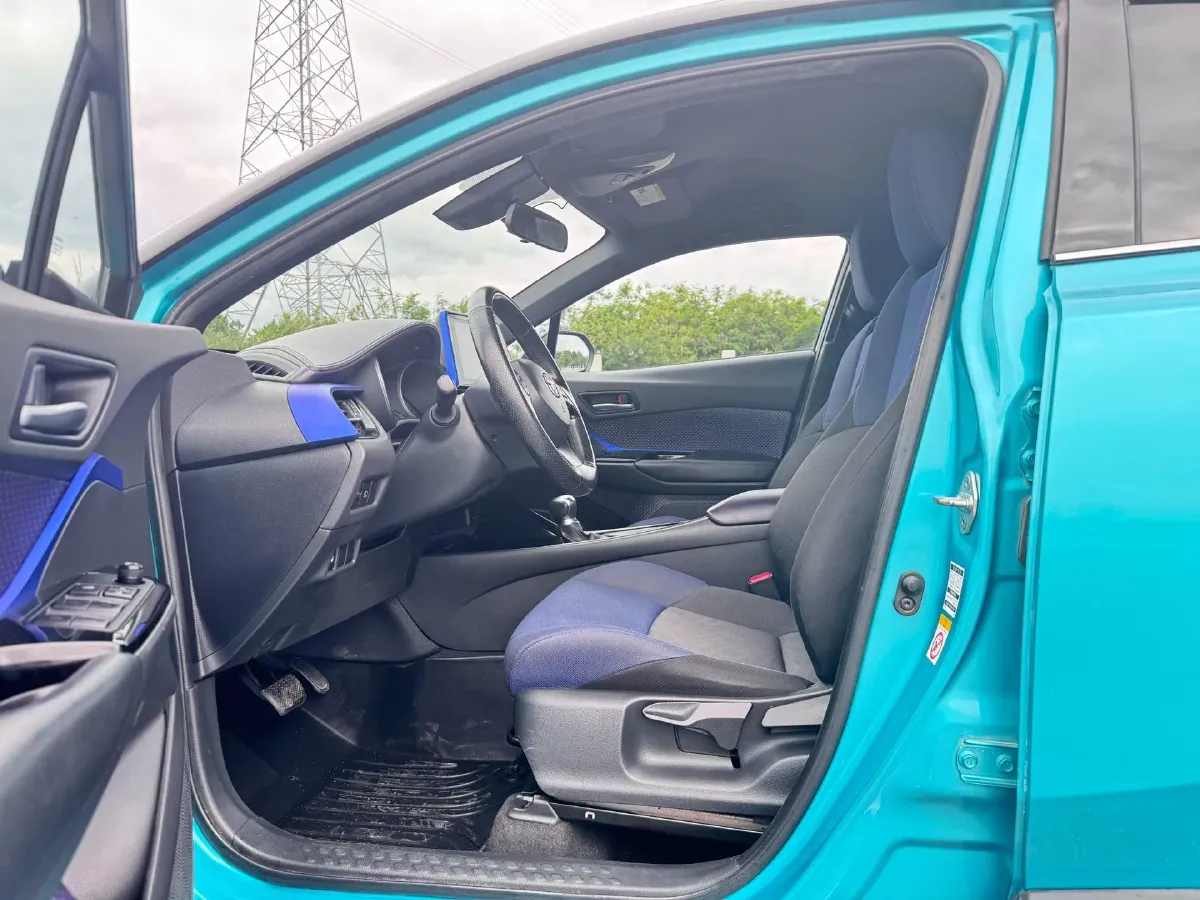2018 Toyota C-HR 2.0L 171HP L4 CVT,autocango,china used car exporter,china ev exporter,chinese used car exporter,chinese used ev exporter
