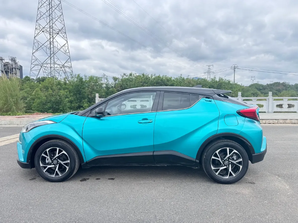 2018 Toyota C-HR 2.0L 171HP L4 CVT,autocango,china used car exporter,china ev exporter,chinese used car exporter,chinese used ev exporter