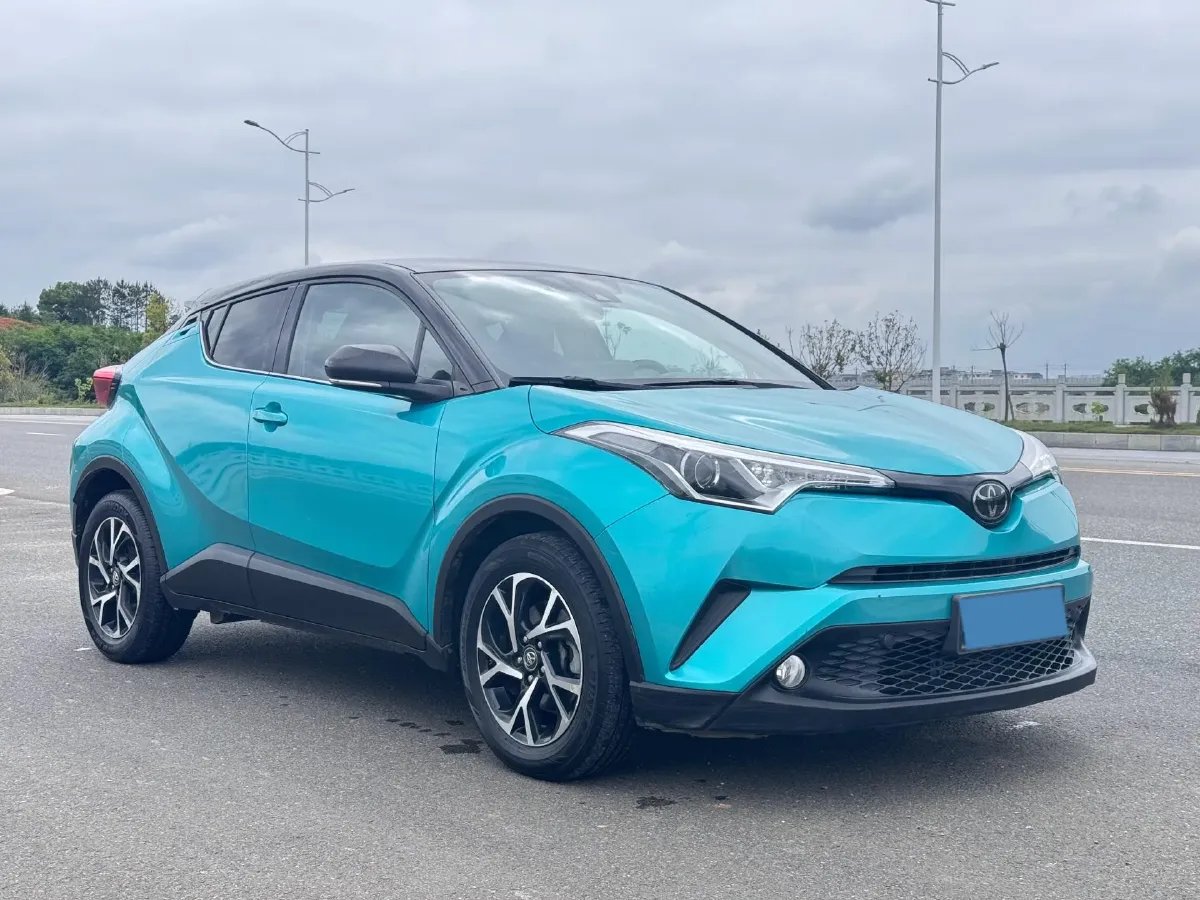 2018 Toyota C-HR 2.0L 171HP L4 CVT,autocango,china used car exporter,china ev exporter,chinese used car exporter,chinese used ev exporter