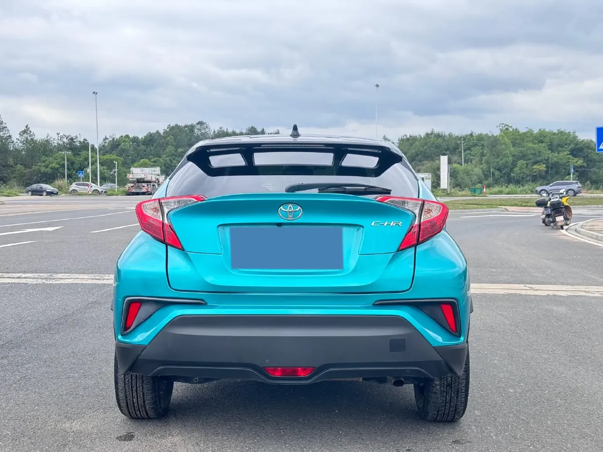 2018 Toyota C-HR 2.0L 171HP L4 CVT,autocango,china used car exporter,china ev exporter,chinese used car exporter,chinese used ev exporter