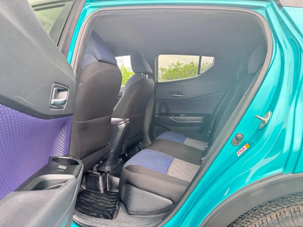 2018 Toyota C-HR 2.0L 171HP L4 CVT,autocango,china used car exporter,china ev exporter,chinese used car exporter,chinese used ev exporter