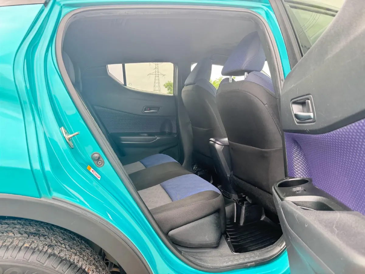 2018 Toyota C-HR 2.0L 171HP L4 CVT,autocango,china used car exporter,china ev exporter,chinese used car exporter,chinese used ev exporter