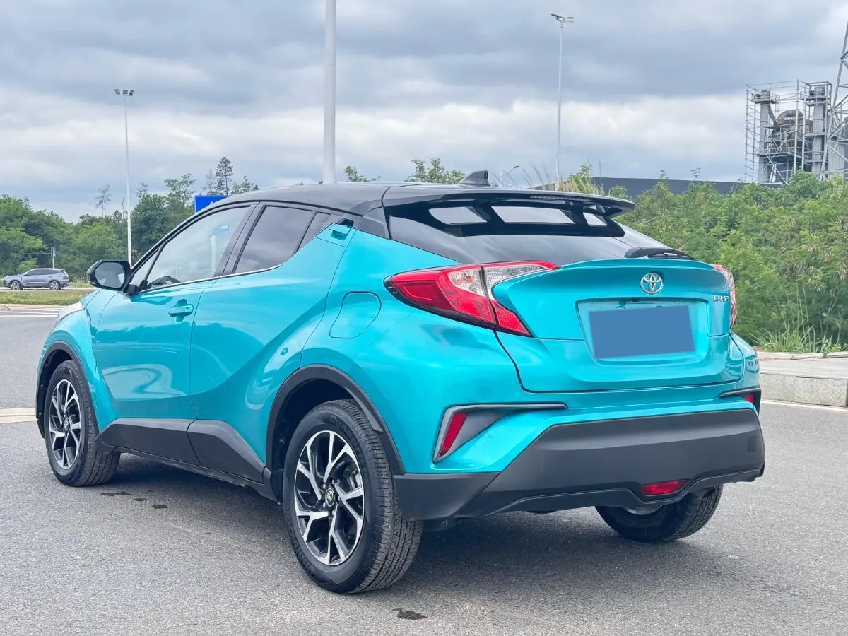 2018 Toyota C-HR 2.0L 171HP L4 CVT,autocango,china used car exporter,china ev exporter,chinese used car exporter,chinese used ev exporter