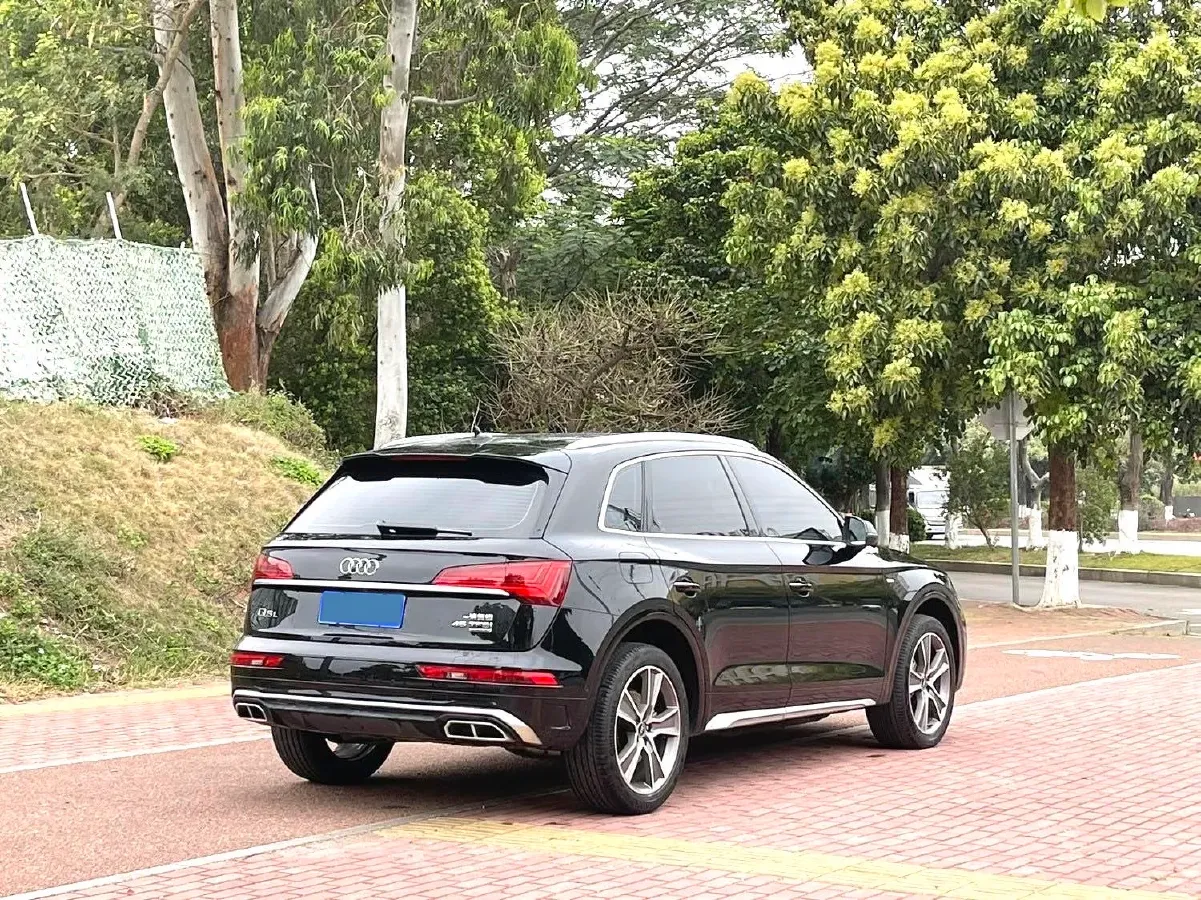 2022 Audi Q5L 2.0T 252HP L4 7DCT,autocango,china used car exporter,china ev exporter,chinese used car exporter,chinese used ev exporter