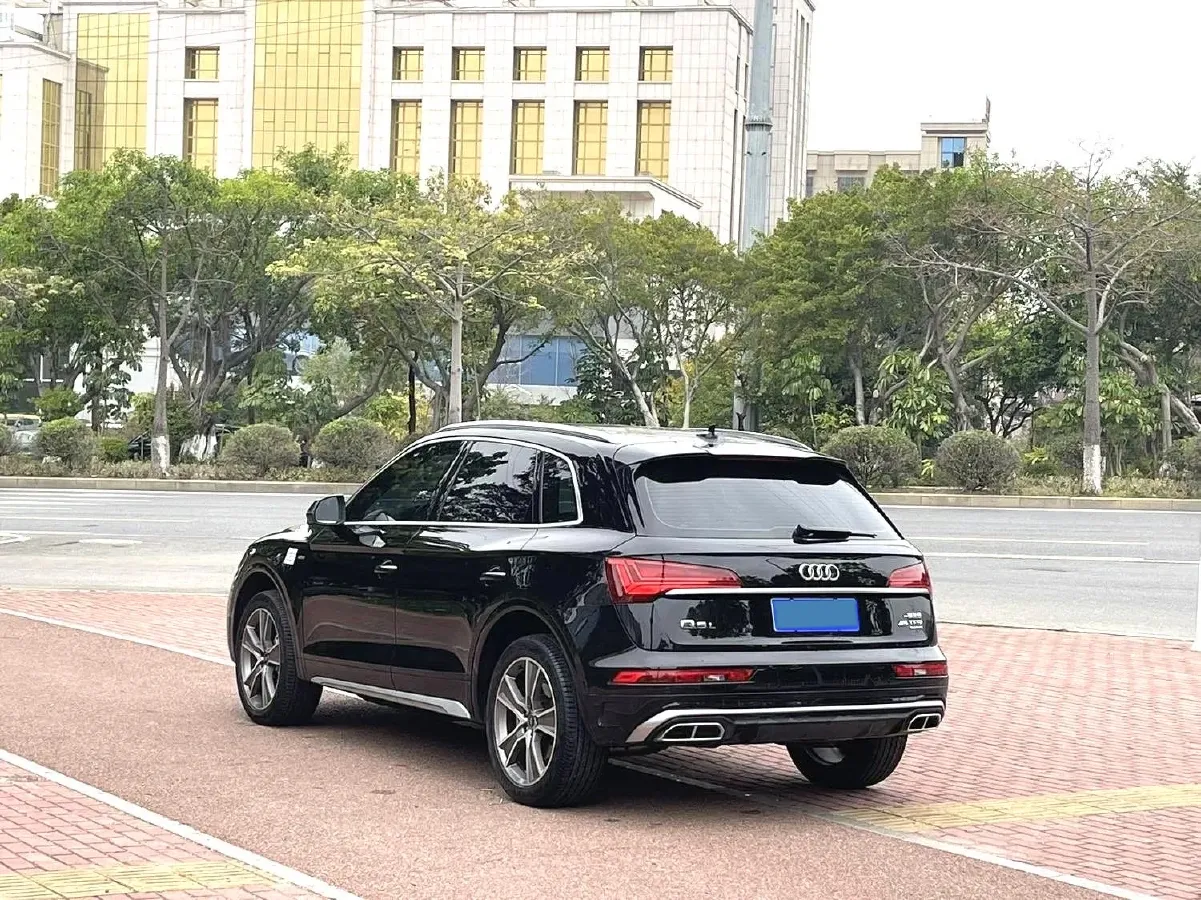 2022 Audi Q5L 2.0T 252HP L4 7DCT,autocango,china used car exporter,china ev exporter,chinese used car exporter,chinese used ev exporter