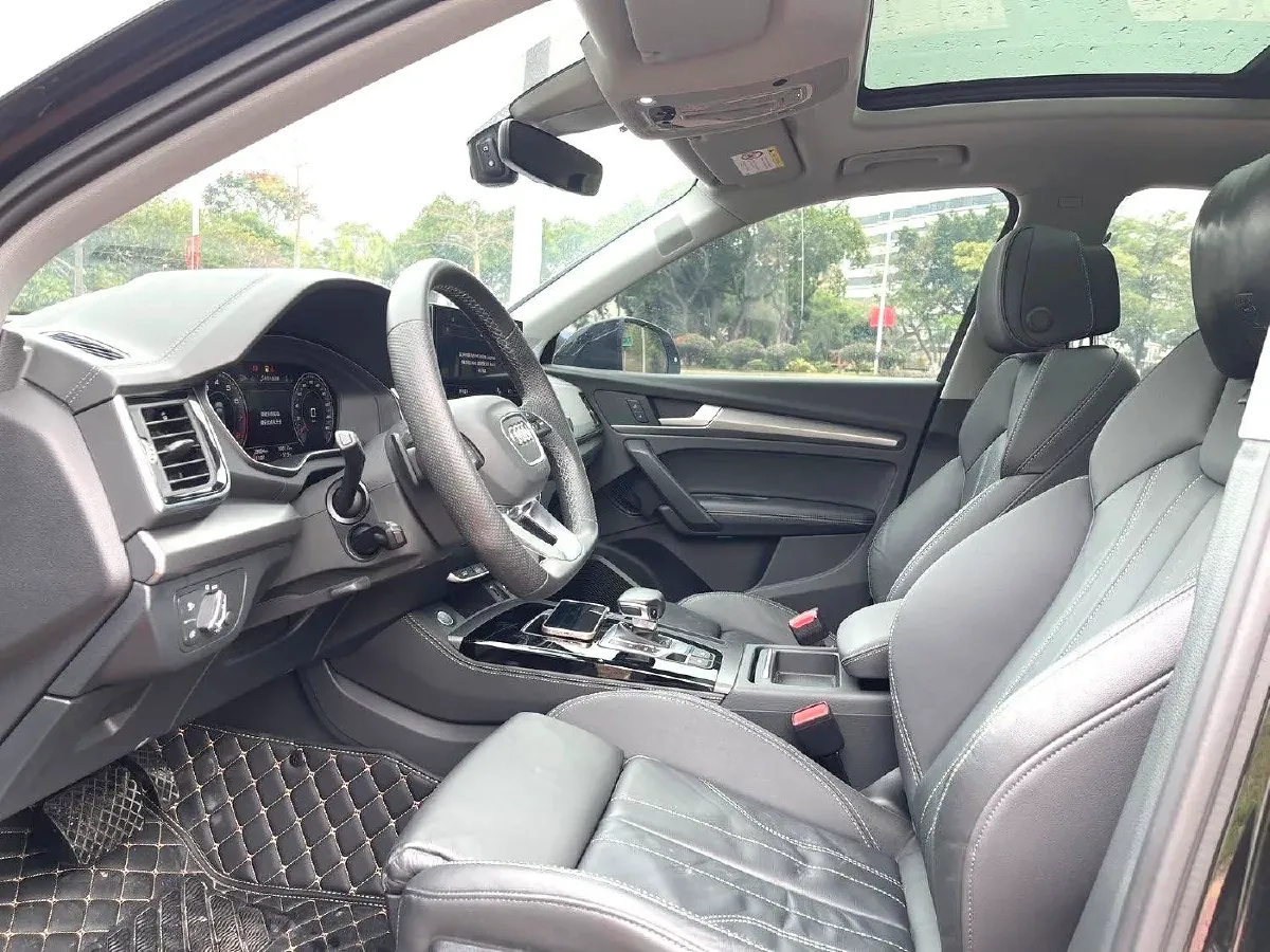 2022 Audi Q5L 2.0T 252HP L4 7DCT,autocango,china used car exporter,china ev exporter,chinese used car exporter,chinese used ev exporter