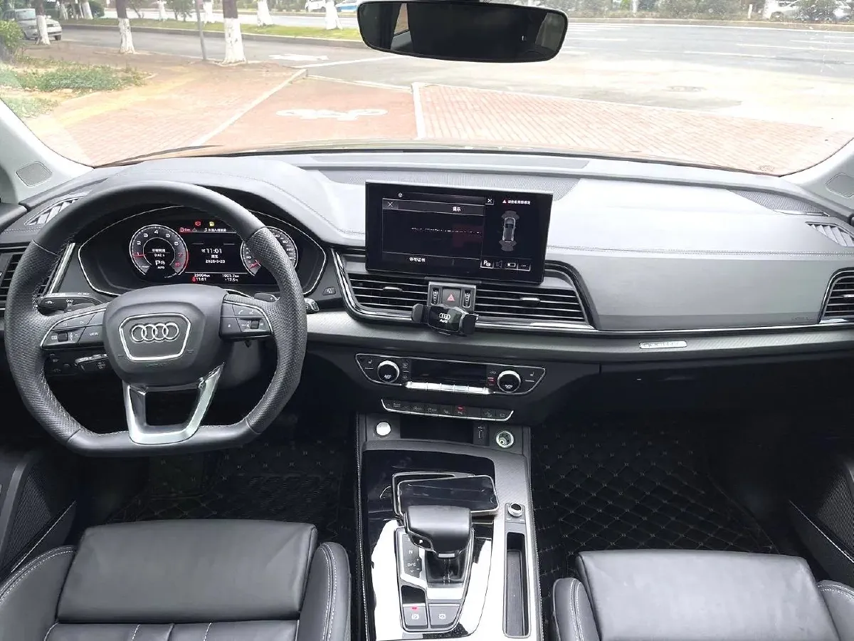 2022 Audi Q5L 2.0T 252HP L4 7DCT,autocango,china used car exporter,china ev exporter,chinese used car exporter,chinese used ev exporter