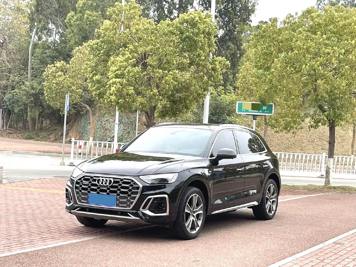 2022 Audi Q5L 2.0T 252HP L4 7DCT,autocango,china used car exporter,china ev exporter,chinese used car exporter,chinese used ev exporter