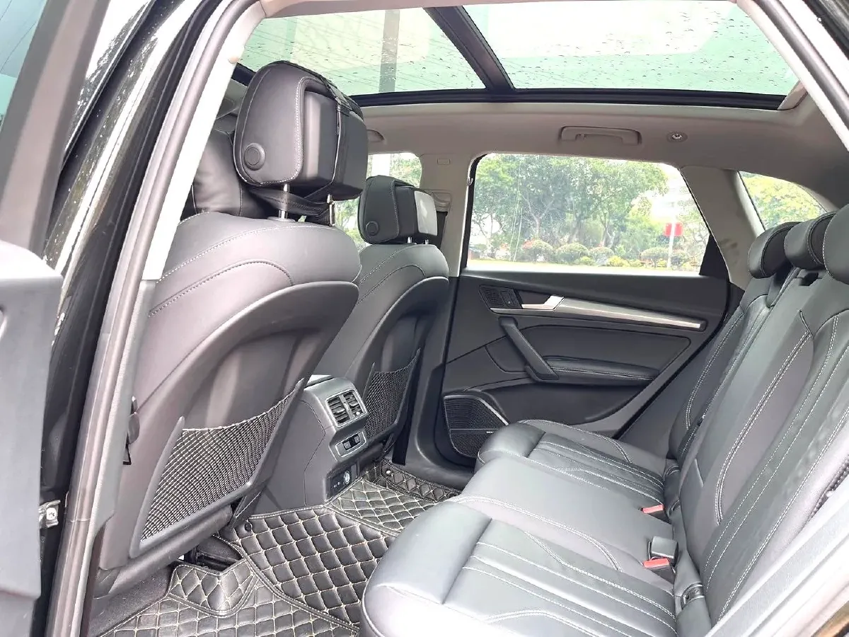 2022 Audi Q5L 2.0T 252HP L4 7DCT,autocango,china used car exporter,china ev exporter,chinese used car exporter,chinese used ev exporter