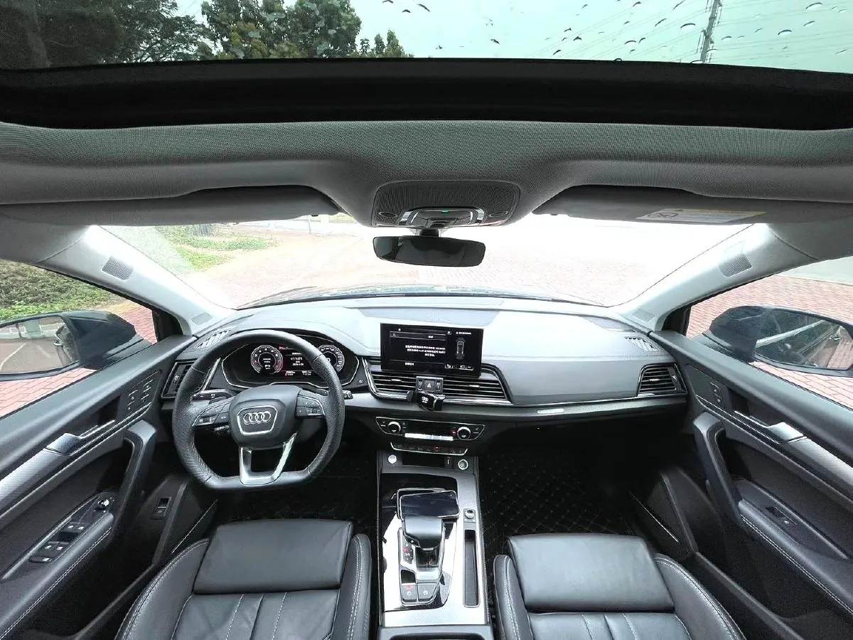 2022 Audi Q5L 2.0T 252HP L4 7DCT,autocango,china used car exporter,china ev exporter,chinese used car exporter,chinese used ev exporter