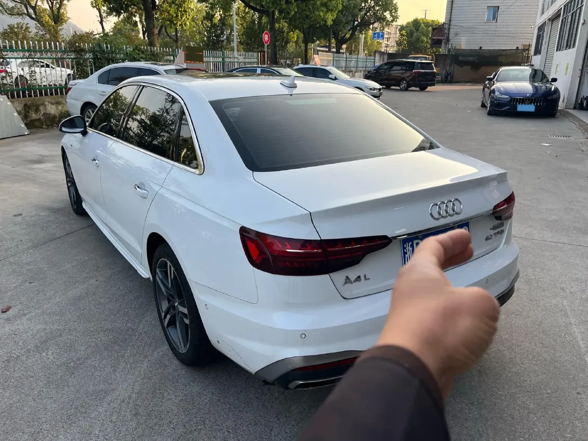 2020 Audi A4L 2.0T 190HP L4 7DCT,autocango,china used car exporter,china ev exporter,chinese used car exporter,chinese used ev exporter