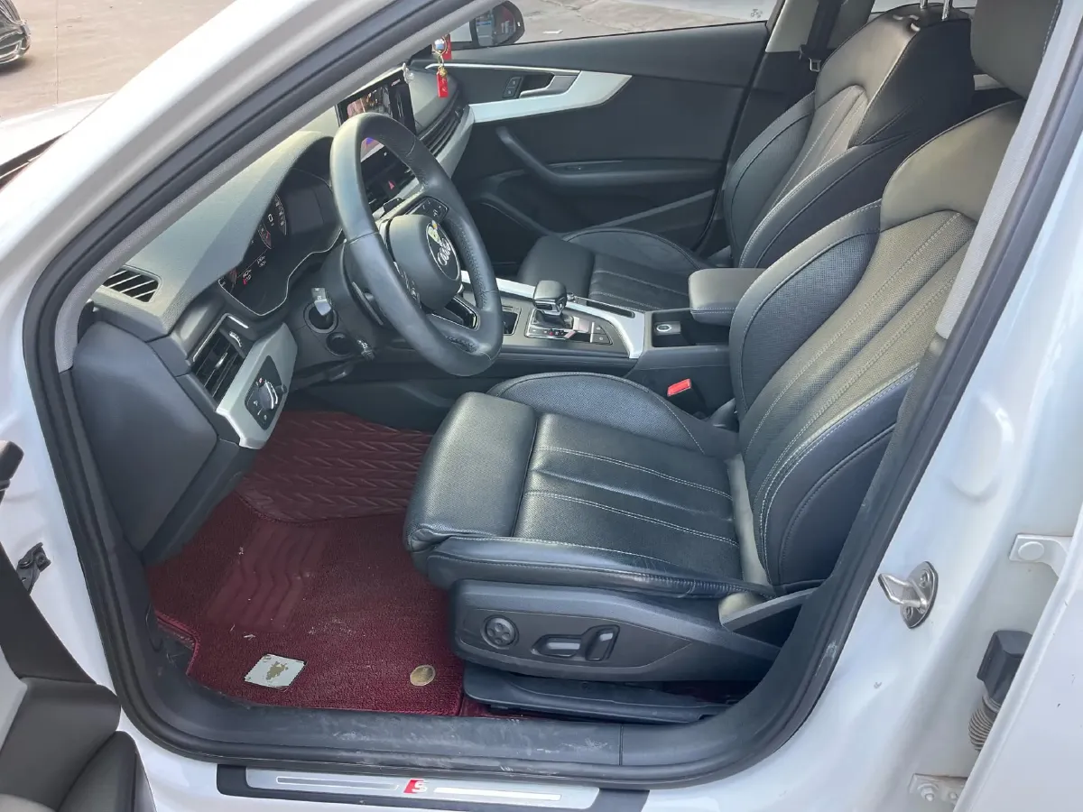 2020 Audi A4L 2.0T 190HP L4 7DCT,autocango,china used car exporter,china ev exporter,chinese used car exporter,chinese used ev exporter