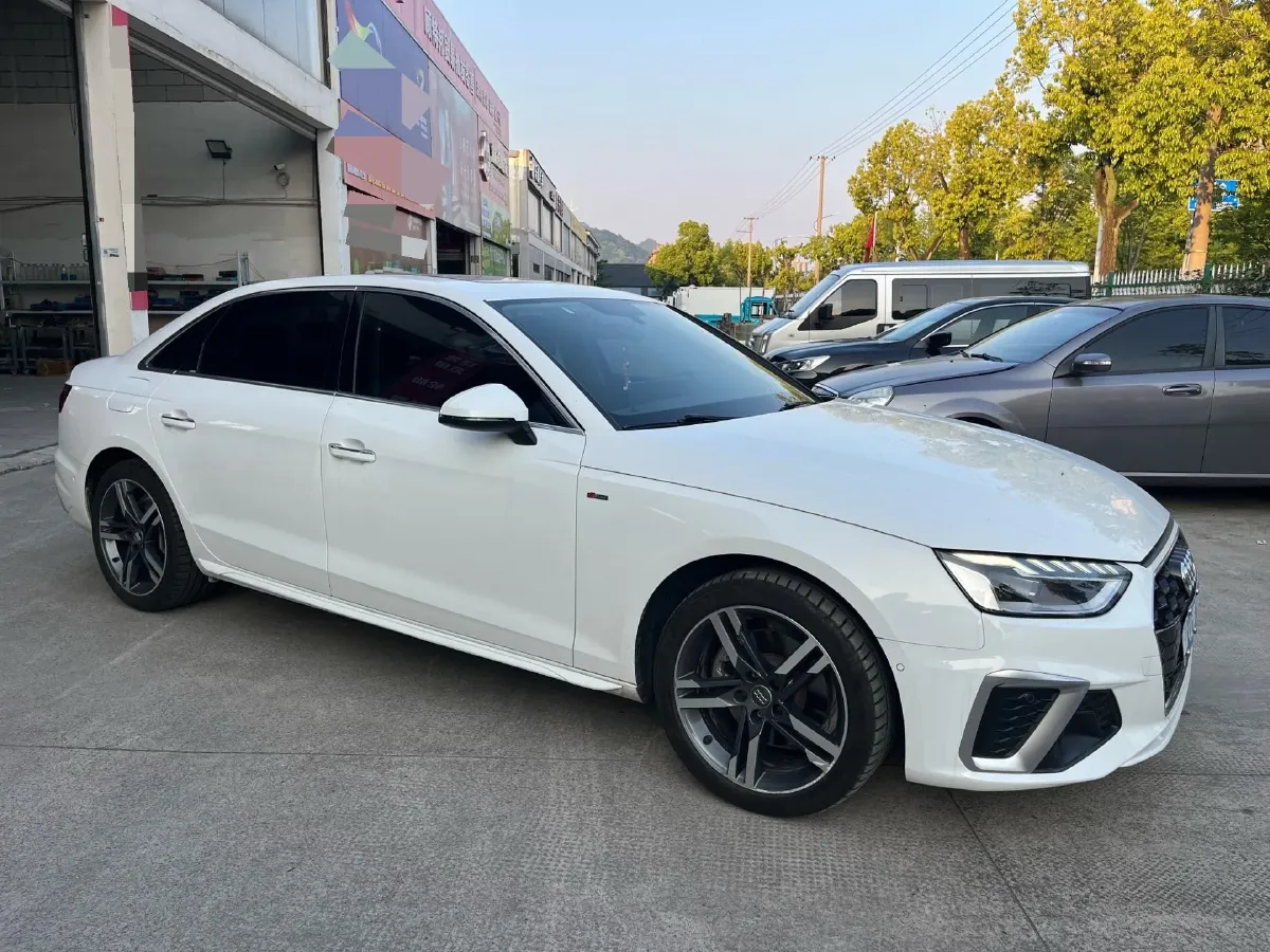 2020 Audi A4L 2.0T 190HP L4 7DCT,autocango,china used car exporter,china ev exporter,chinese used car exporter,chinese used ev exporter