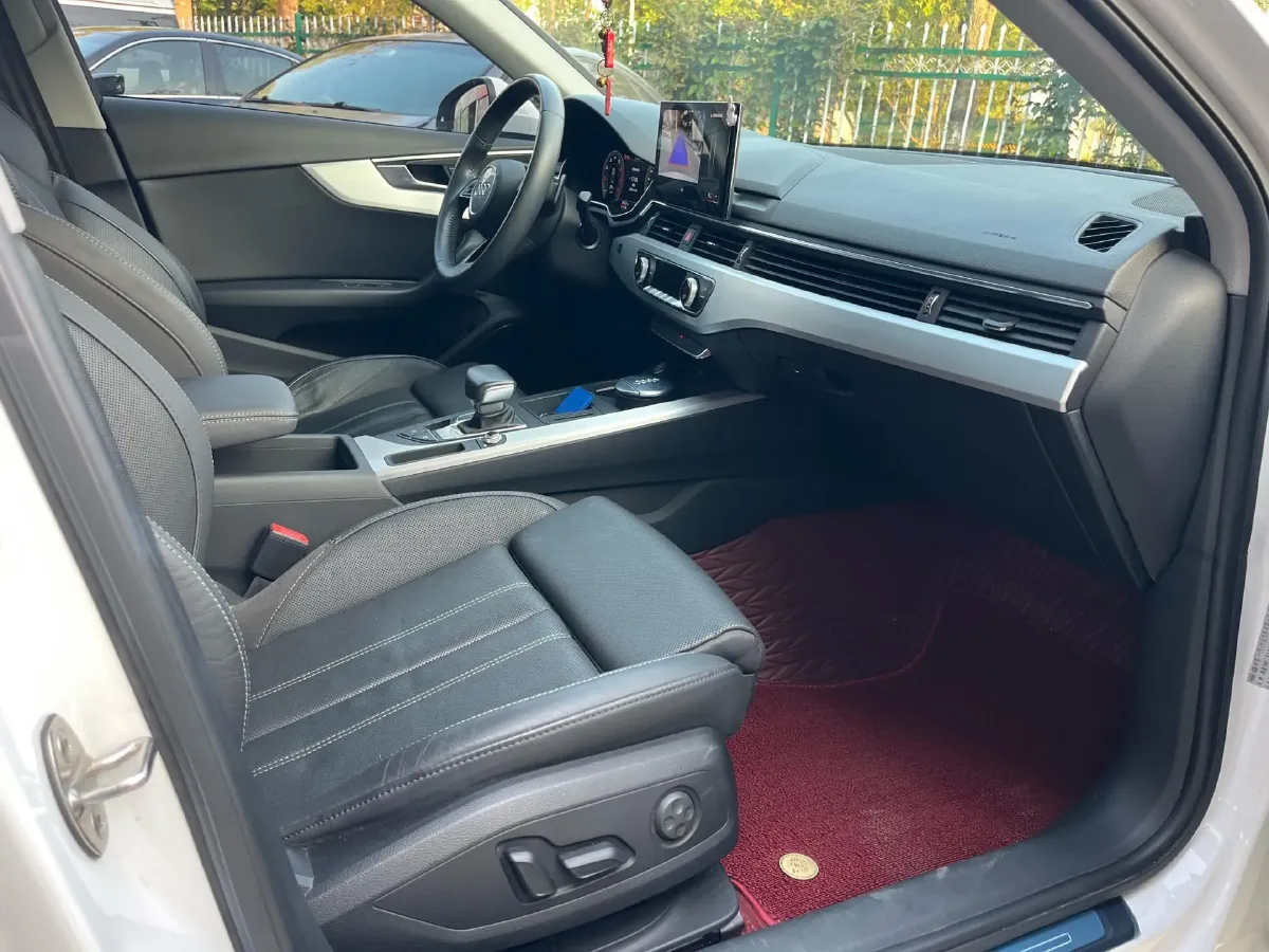 2020 Audi A4L 2.0T 190HP L4 7DCT,autocango,china used car exporter,china ev exporter,chinese used car exporter,chinese used ev exporter