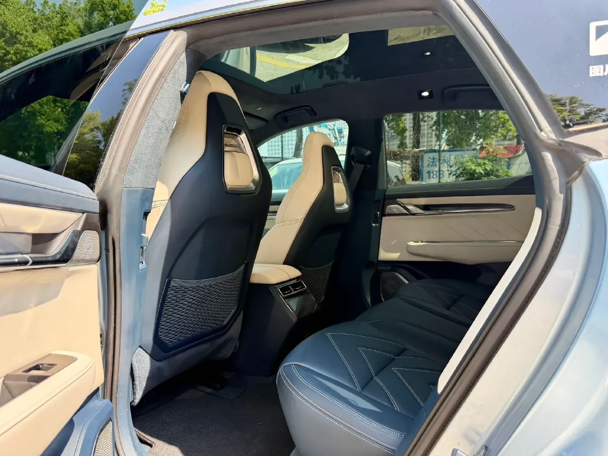 2022 Zeekr 001 BEV 86KWH,autocango,china used car exporter,china ev exporter,chinese used car exporter,chinese used ev exporter