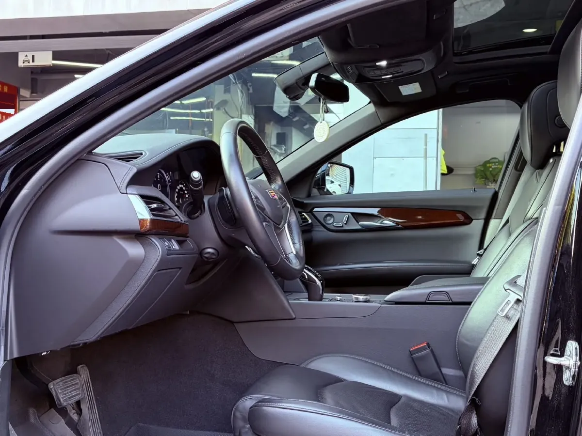 2021 Cadillac CT6 2.0T 237HP L4 10AT,autocango,china used car exporter,china ev exporter,chinese used car exporter,chinese used ev exporter