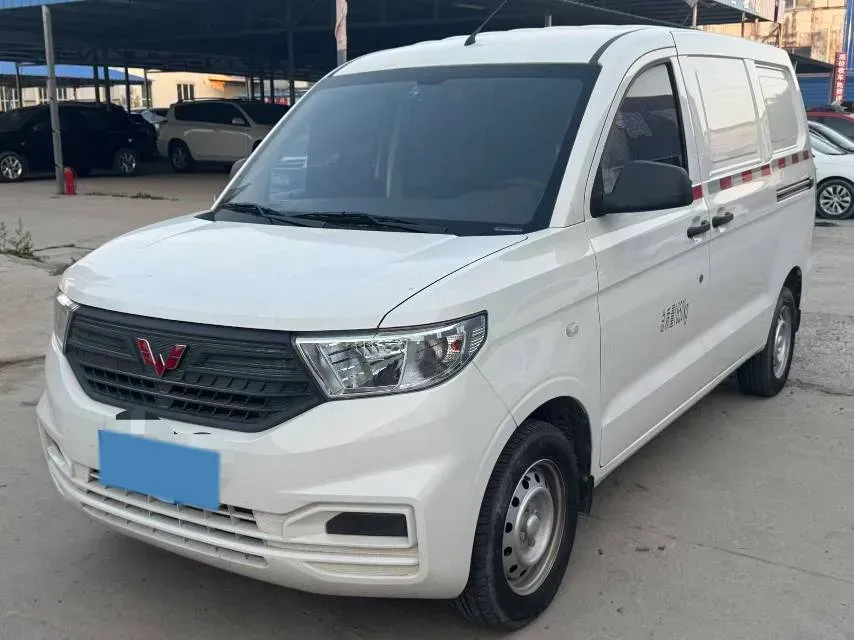 2022 WuLing HongGuang V 1.5L 99HP L4 6MT,autocango,china used car exporter,china ev exporter,chinese used car exporter,chinese used ev exporter