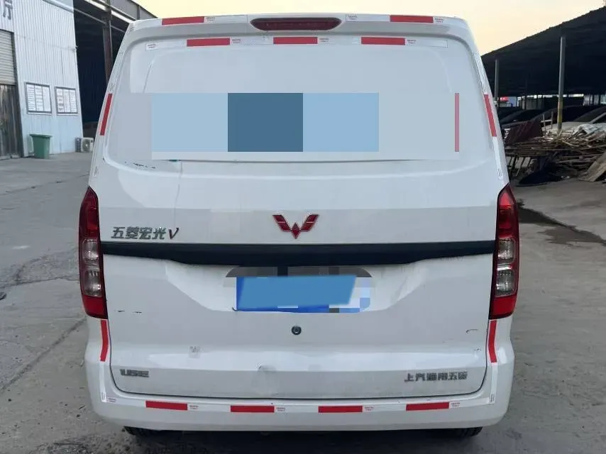 2022 WuLing HongGuang V 1.5L 99HP L4 6MT,autocango,china used car exporter,china ev exporter,chinese used car exporter,chinese used ev exporter