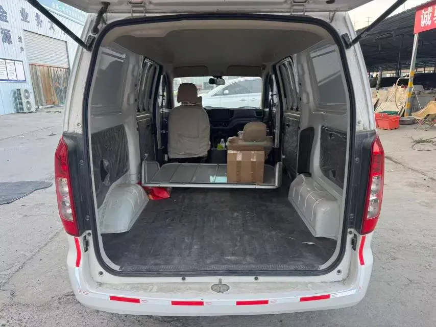 2022 WuLing HongGuang V 1.5L 99HP L4 6MT,autocango,china used car exporter,china ev exporter,chinese used car exporter,chinese used ev exporter