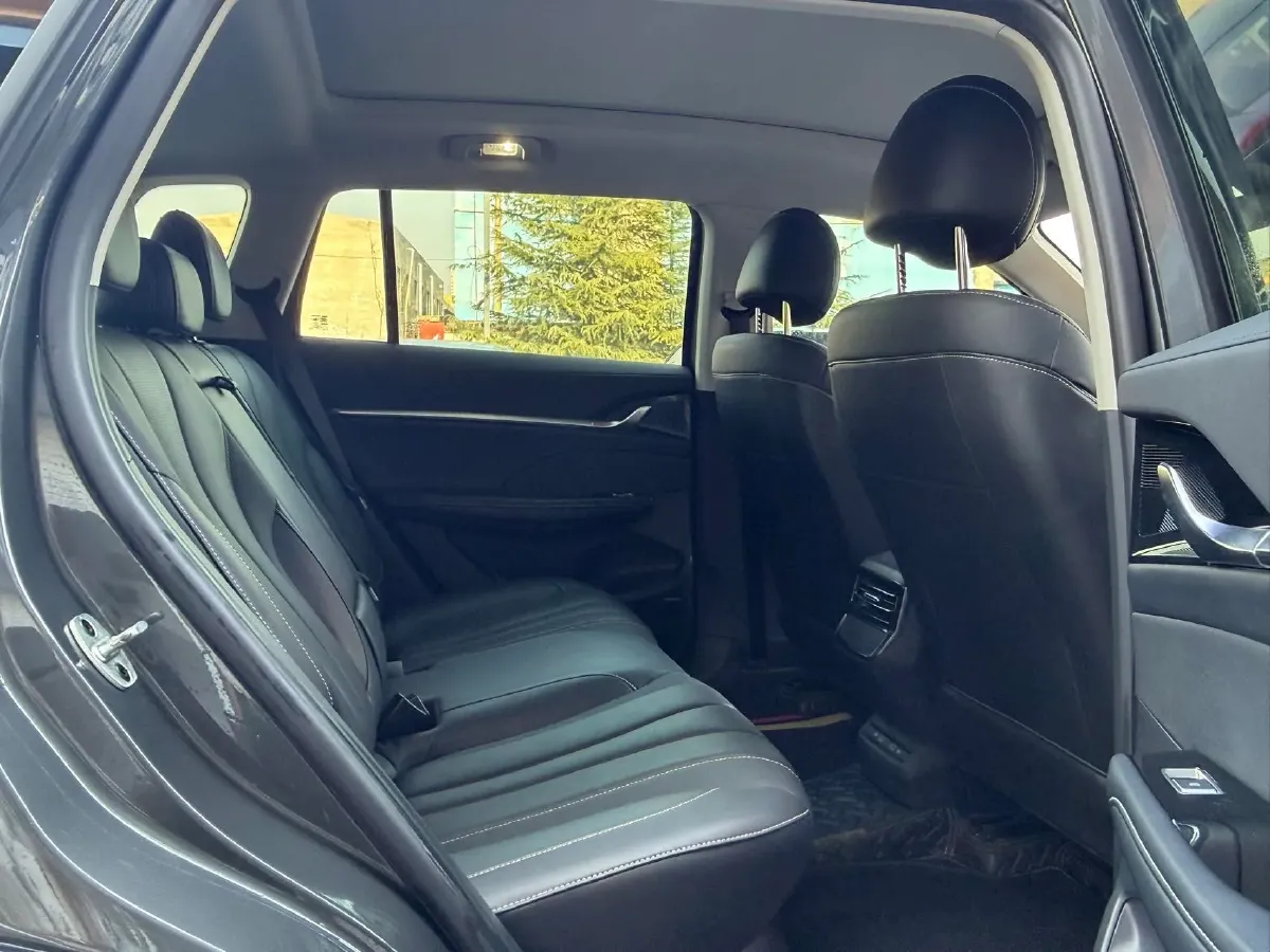 2022 Roewe RX5 MAX 1.5T 181HP L4 6AT,autocango,china used car exporter,china ev exporter,chinese used car exporter,chinese used ev exporter