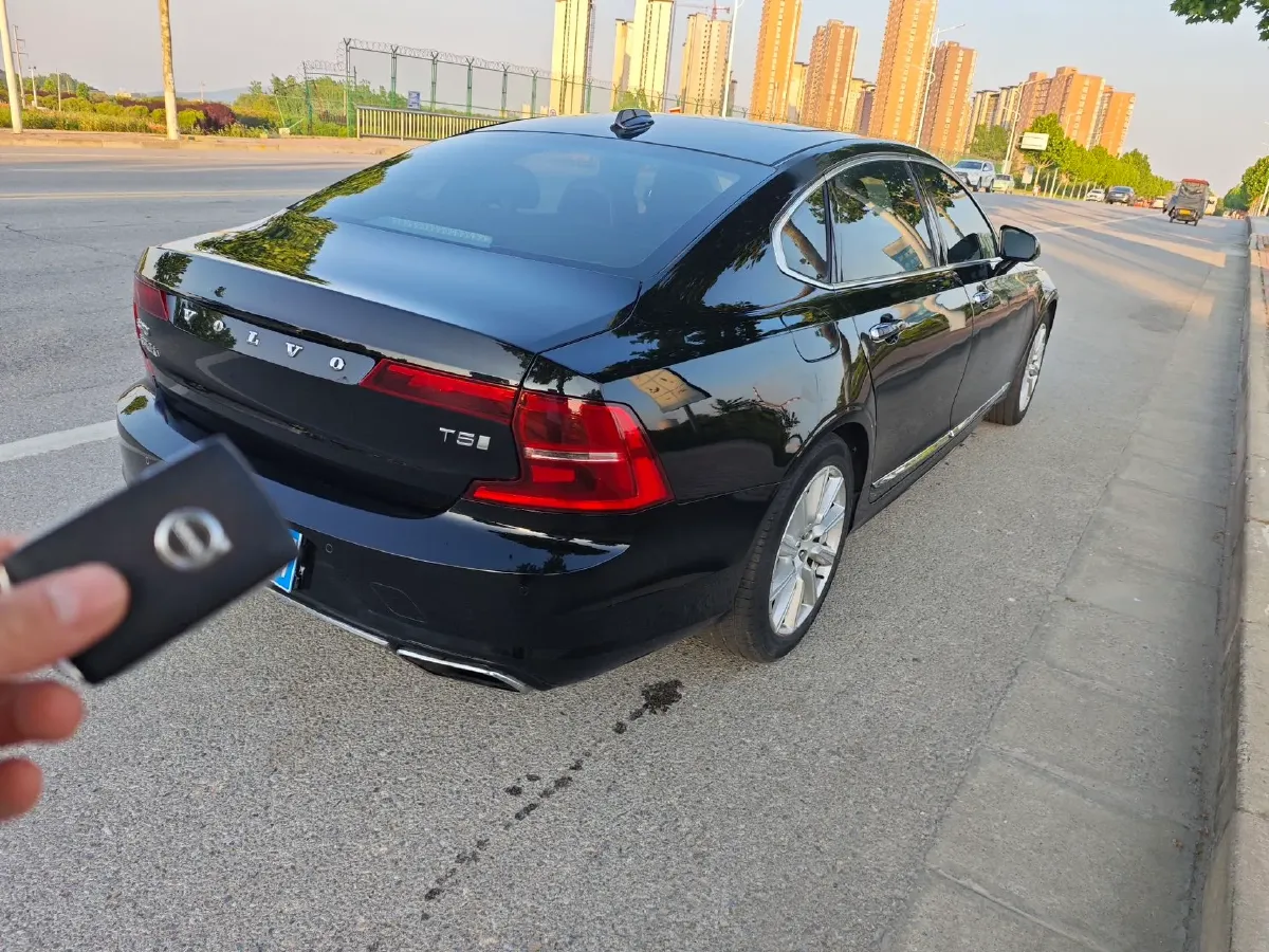 2020 Volvo S90 2.0T 254HP L4 8AT,autocango,china used car exporter,china ev exporter,chinese used car exporter,chinese used ev exporter