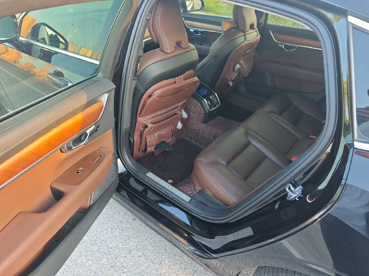 2020 Volvo S90 2.0T 254HP L4 8AT,autocango,china used car exporter,china ev exporter,chinese used car exporter,chinese used ev exporter
