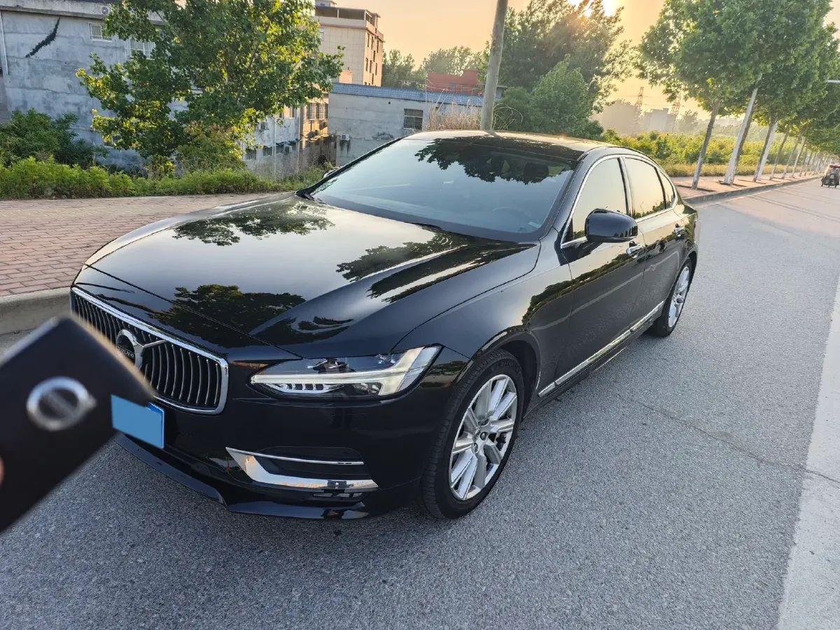 2020 Volvo S90 2.0T 254HP L4 8AT,autocango,china used car exporter,china ev exporter,chinese used car exporter,chinese used ev exporter