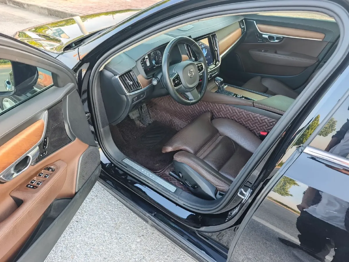 2020 Volvo S90 2.0T 254HP L4 8AT,autocango,china used car exporter,china ev exporter,chinese used car exporter,chinese used ev exporter