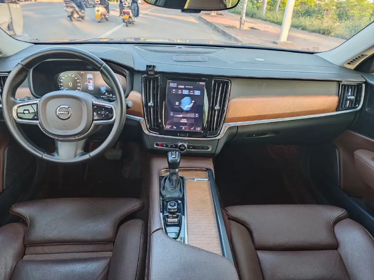 2020 Volvo S90 2.0T 254HP L4 8AT,autocango,china used car exporter,china ev exporter,chinese used car exporter,chinese used ev exporter