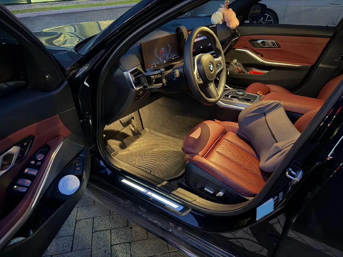 2023 BMW 3 Series 2.0T 245HP L4 8AT,autocango,china used car exporter,china ev exporter,chinese used car exporter,chinese used ev exporter