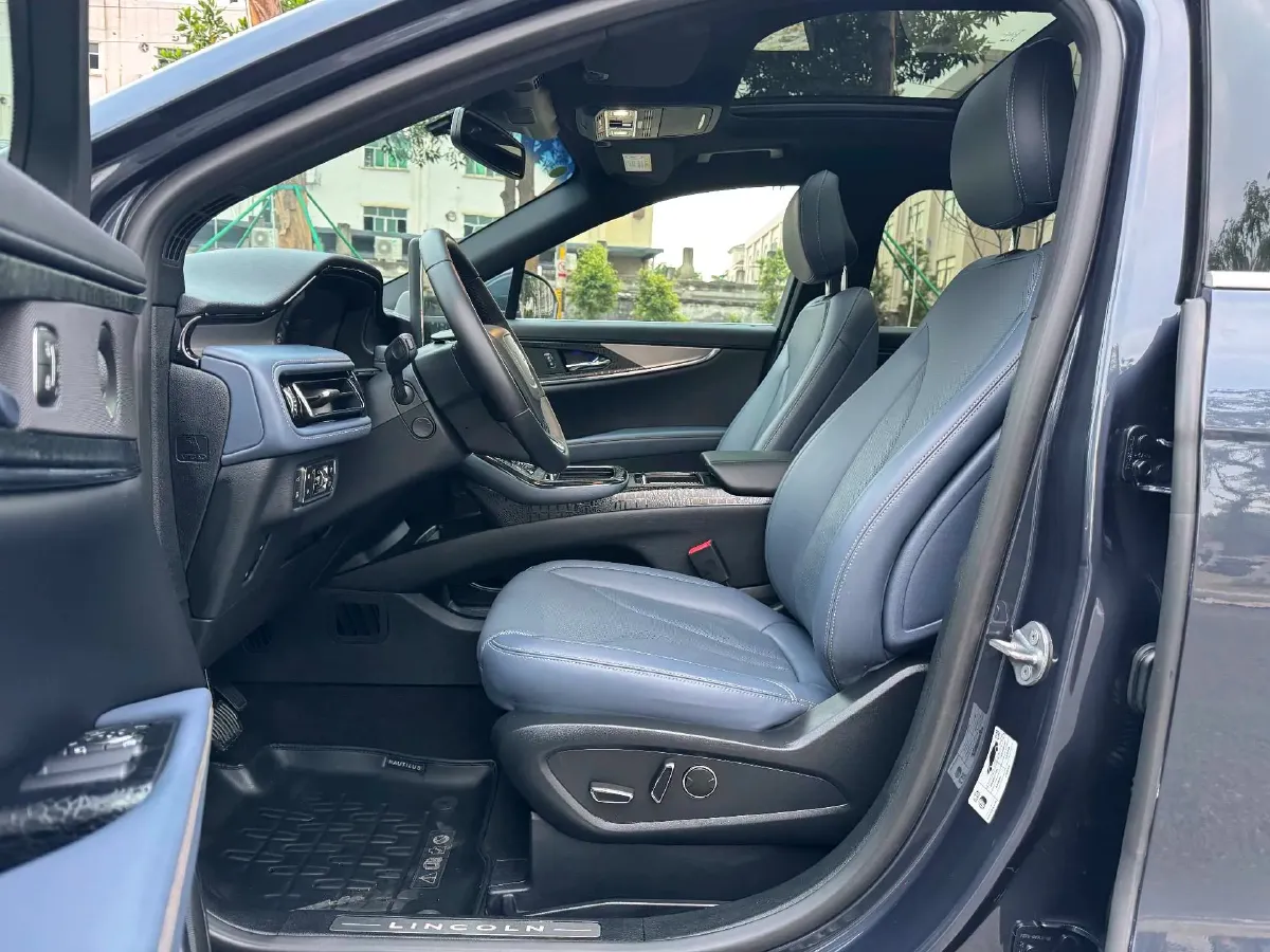 2021 Lincoln Nautilus 2.0T 245HP L4 8AT,autocango,china used car exporter,china ev exporter,chinese used car exporter,chinese used ev exporter