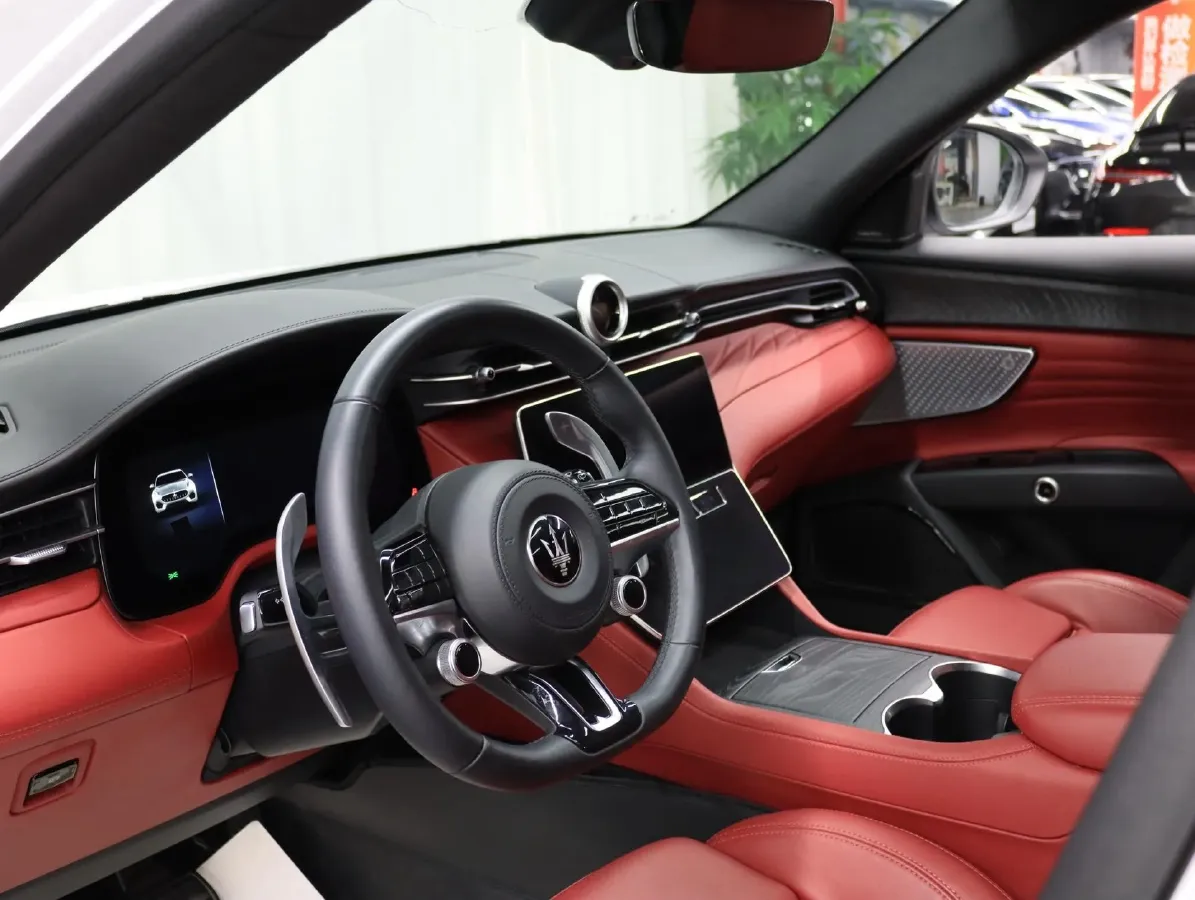 2023 Maserati Grecale 2.0T 300HP L4 8AT,autocango,china used car exporter,china ev exporter,chinese used car exporter,chinese used ev exporter