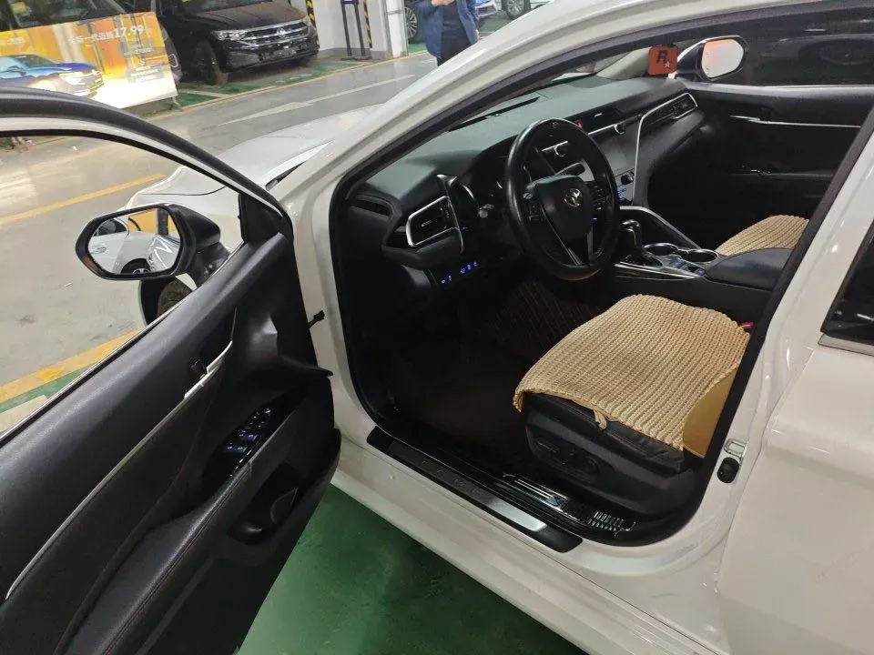 2019 Toyota Camry 2.5L 209HP L4 8AT,autocango,china used car exporter,china ev exporter,chinese used car exporter,chinese used ev exporter