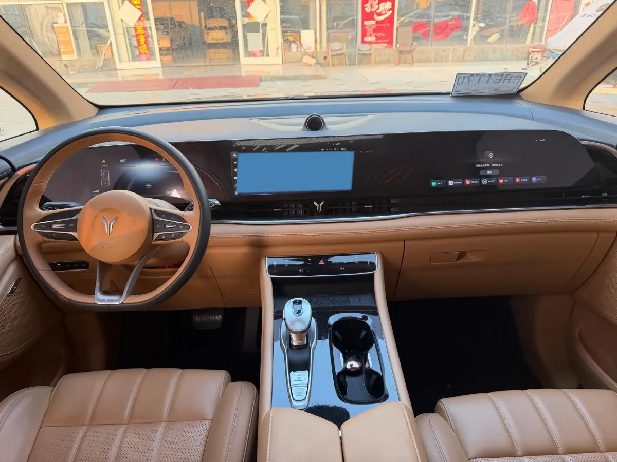 2024 Voyah Dream 1.5T 150HP L4 PHEV 43KWH,autocango,china used car exporter,china ev exporter,chinese used car exporter,chinese used ev exporter
