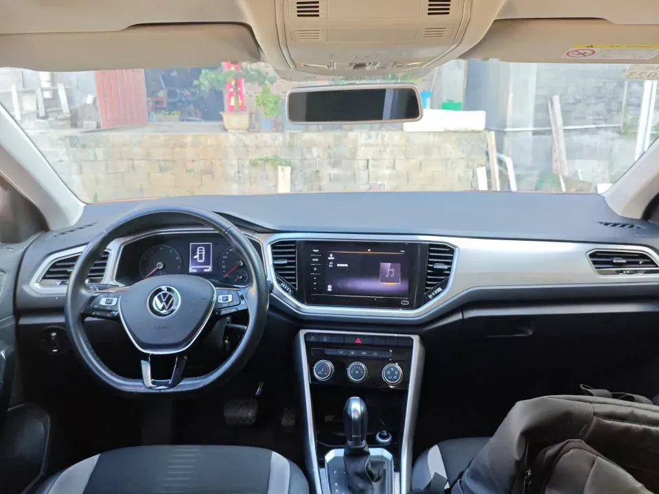 2021 Volkswagen T-Roc 1.4T 150HP L4 7DCT,autocango,china used car exporter,china ev exporter,chinese used car exporter,chinese used ev exporter