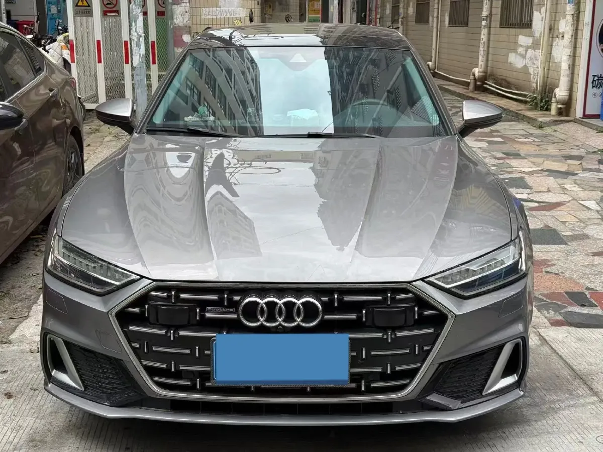 2024 Audi A7L 2.0T 245HP L4 7DCT,autocango,china used car exporter,china ev exporter,chinese used car exporter,chinese used ev exporter