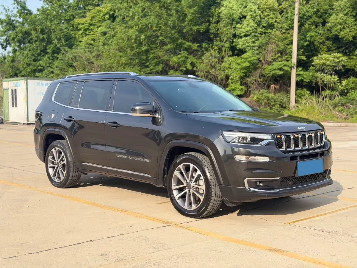2018 Jeep Grand Commander 2.0T 265HP L4 9AT,autocango,china used car exporter,china ev exporter,chinese used car exporter,chinese used ev exporter
