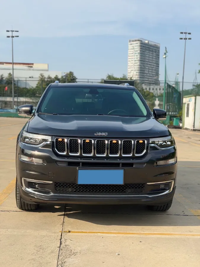 2018 Jeep Grand Commander 2.0T 265HP L4 9AT,autocango,china used car exporter,china ev exporter,chinese used car exporter,chinese used ev exporter