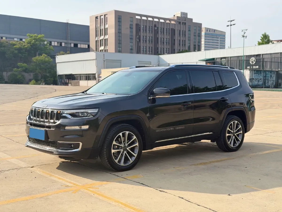 2018 Jeep Grand Commander 2.0T 265HP L4 9AT,autocango,china used car exporter,china ev exporter,chinese used car exporter,chinese used ev exporter