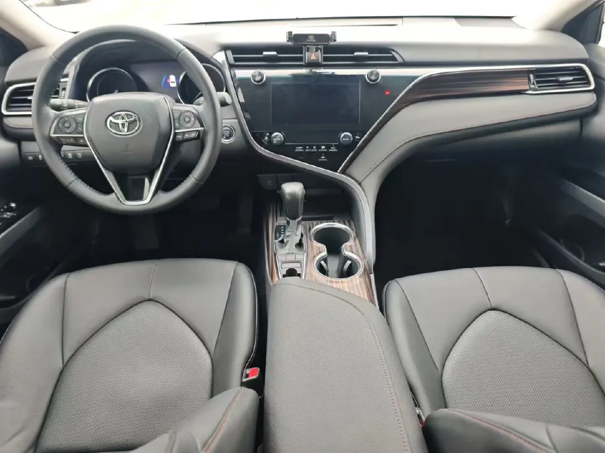 2019 Toyota Camry 2.5L 209HP L4 8AT,autocango,china used car exporter,china ev exporter,chinese used car exporter,chinese used ev exporter