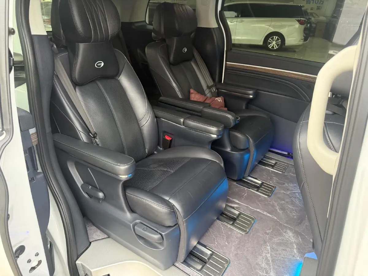 2021 GAC Trumpchi M8 2.0T 252HP L4 8AT,autocango,china used car exporter,china ev exporter,chinese used car exporter,chinese used ev exporter