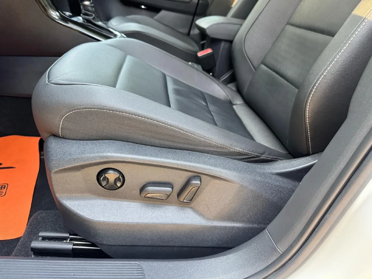 2022 Volkswagen T-Roc 1.4T 150HP L4 7DCT,autocango,china used car exporter,china ev exporter,chinese used car exporter,chinese used ev exporter