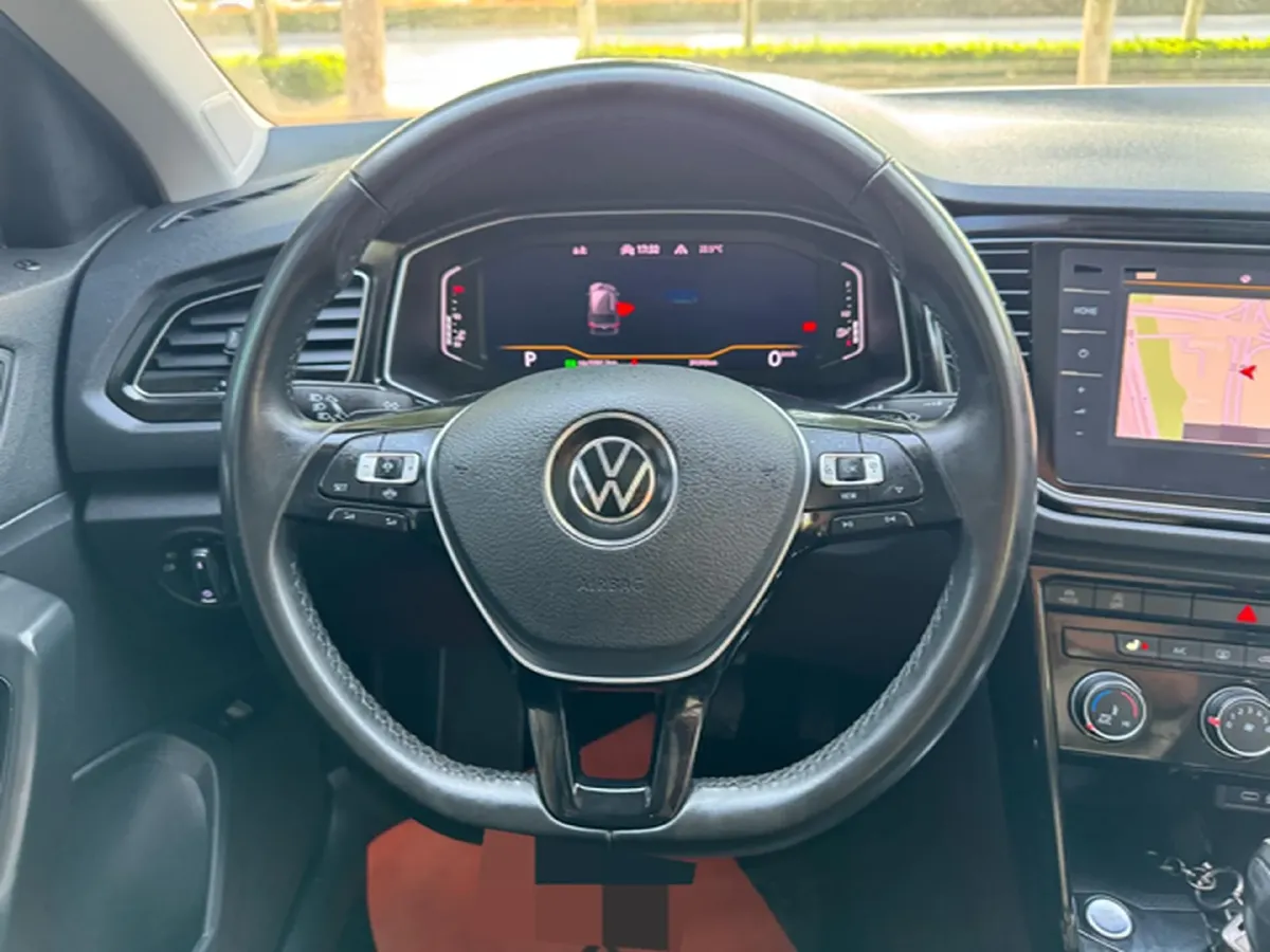 2022 Volkswagen T-Roc 1.4T 150HP L4 7DCT,autocango,china used car exporter,china ev exporter,chinese used car exporter,chinese used ev exporter