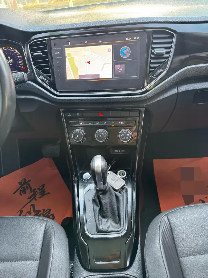 2022 Volkswagen T-Roc 1.4T 150HP L4 7DCT,autocango,china used car exporter,china ev exporter,chinese used car exporter,chinese used ev exporter