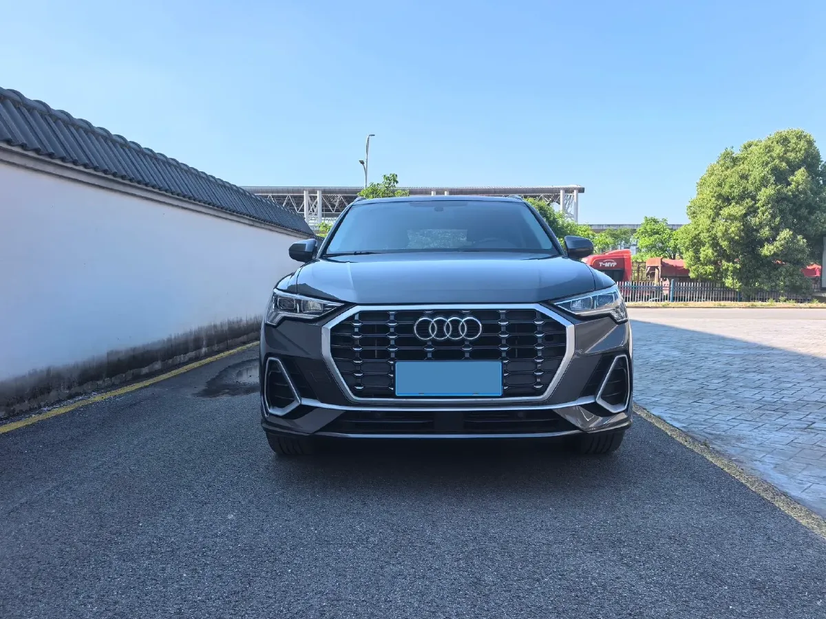 2022 Audi Q3 1.4T 150HP L4 7DCT,autocango,china used car exporter,china ev exporter,chinese used car exporter,chinese used ev exporter